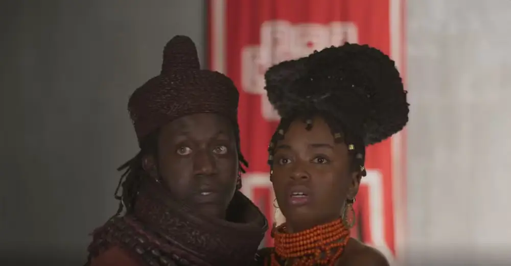 Tem romance: Kênia com Dumi na mira de vilão — Foto: Reprodução/TV Globo